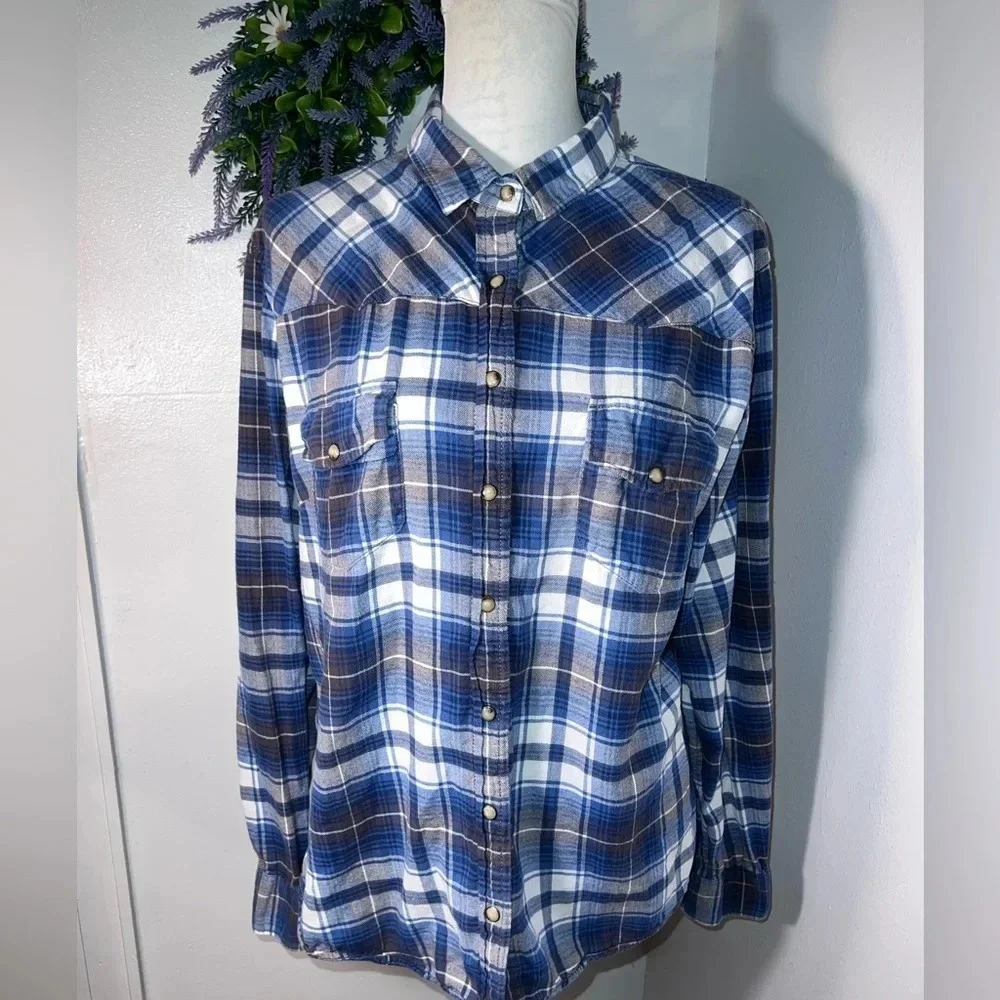 Zachs Girlfriend Bea,XL, blue plaid, paisley print lining pearl snap roll‎ tab